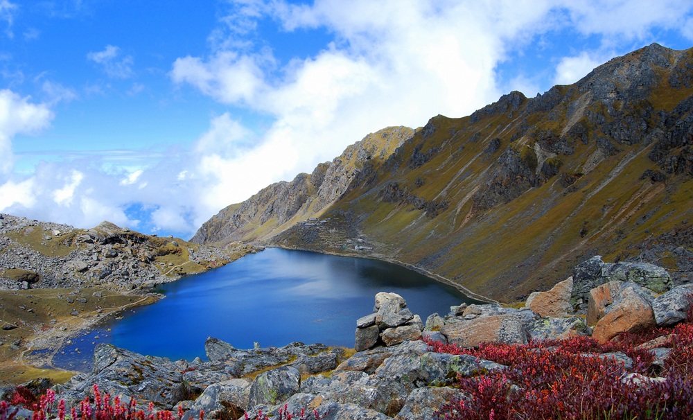 gosainkunda helumbu trek